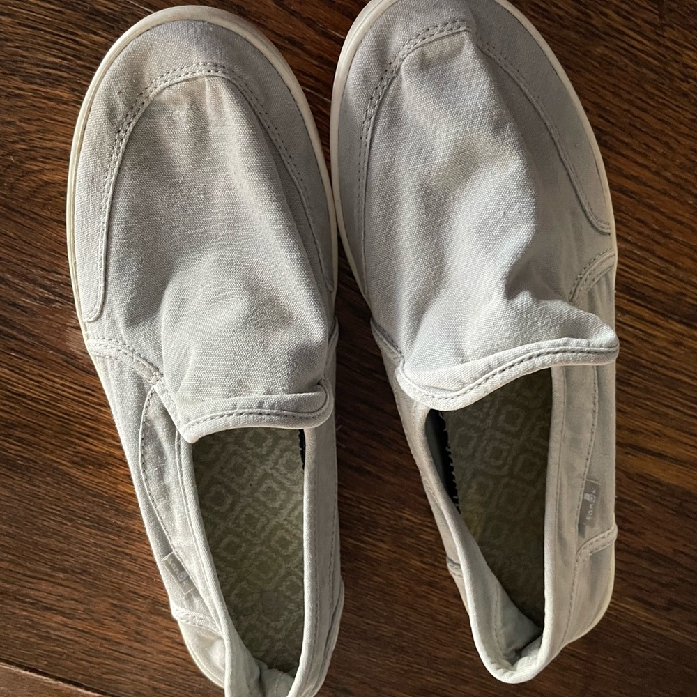 3/$20 Sanuk Gray Women's Flats